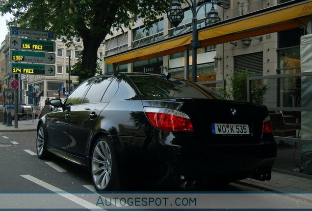 BMW M5 E60 2005