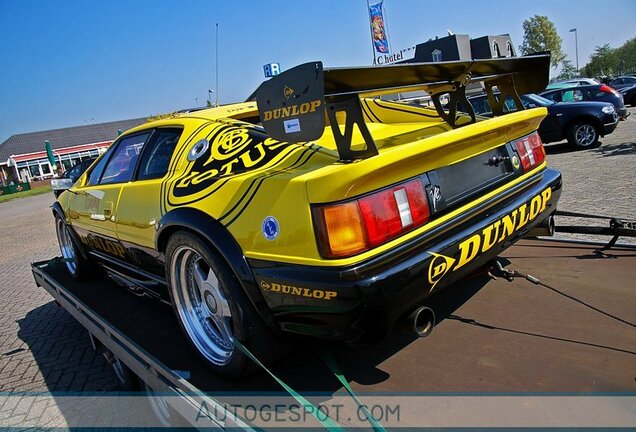 Lotus Esprit V8 GT