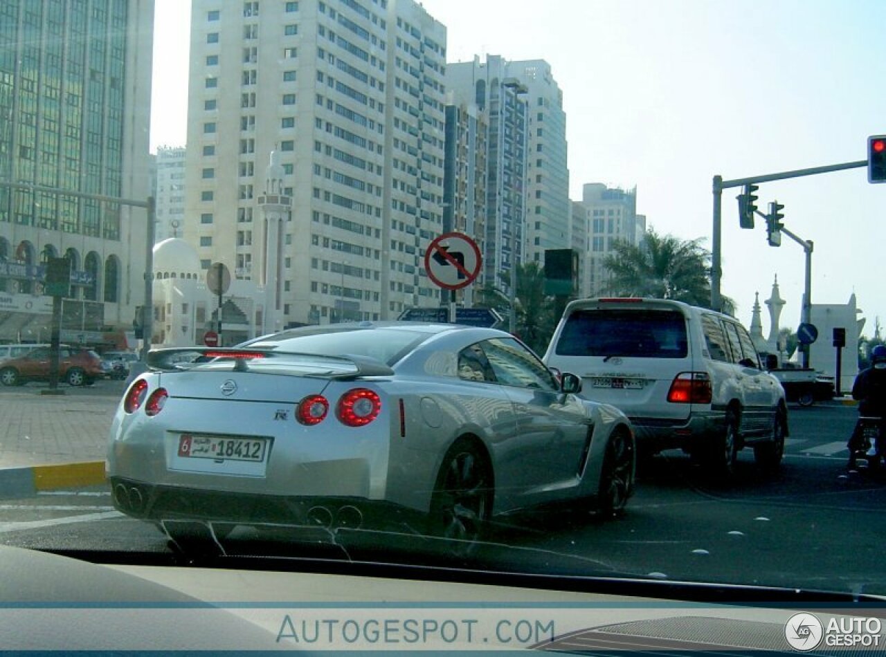 Nissan GT-R