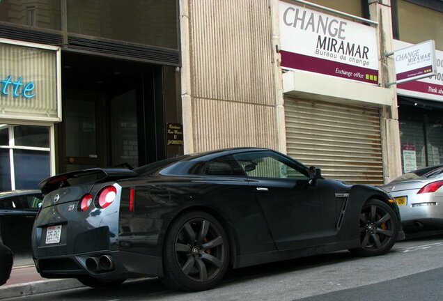 Nissan GT-R