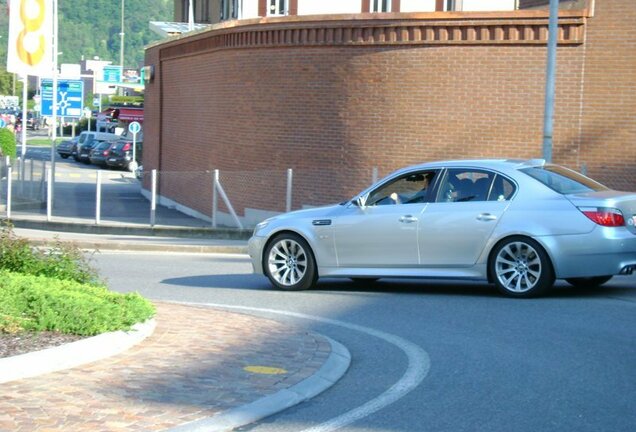 BMW M5 E60 2005