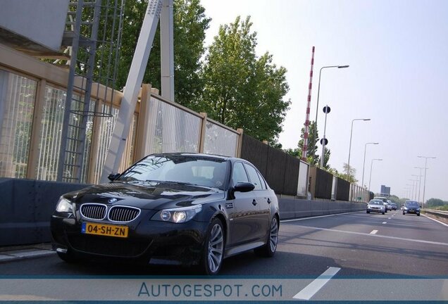 BMW M5 E60 2005