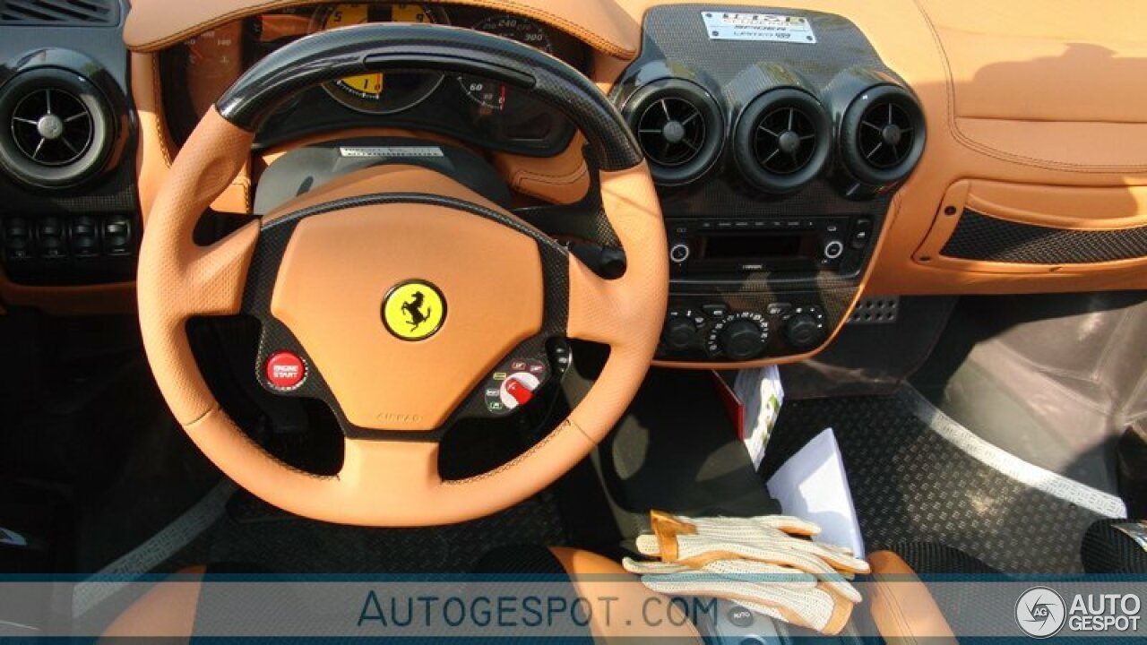 Ferrari Scuderia Spider 16M