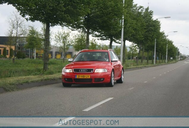 Audi RS4 Avant B5