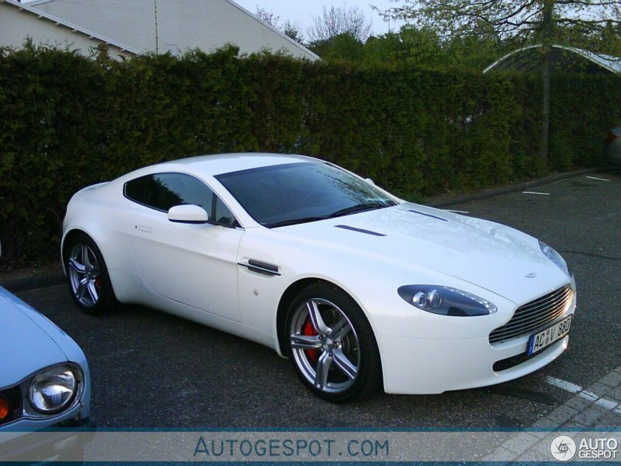 Aston Martin V8 Vantage