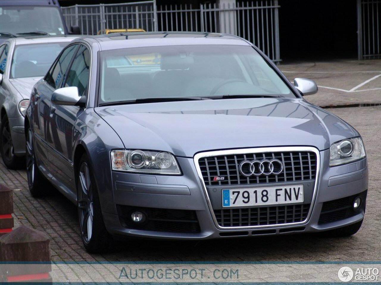 Audi S8 D3