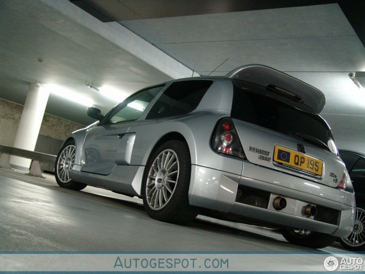 Renault Clio V6