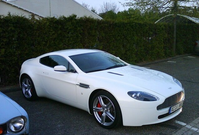 Aston Martin V8 Vantage