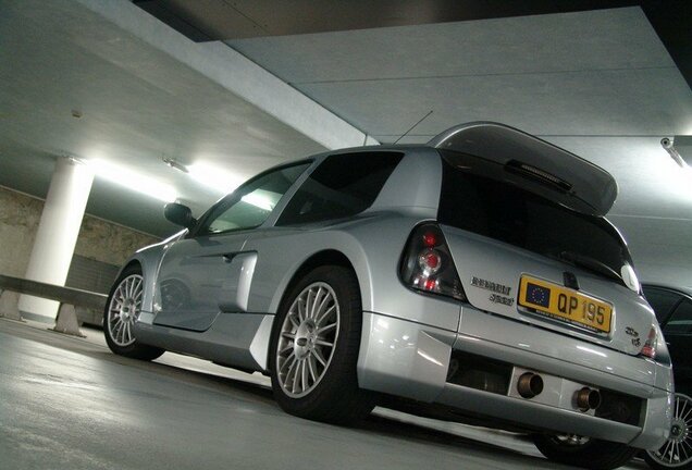 Renault Clio V6