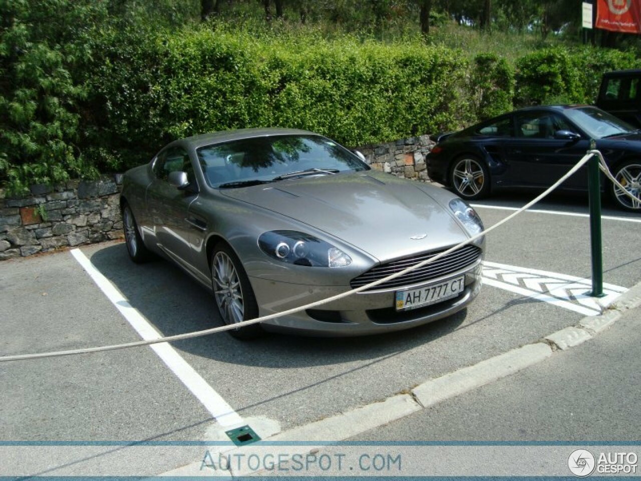 Aston Martin DB9