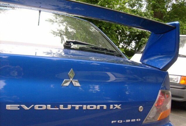 Mitsubishi Lancer Evolution IX MR FQ-320