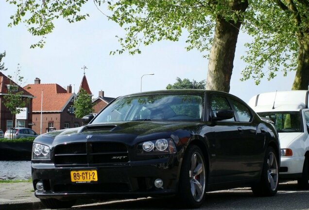 Dodge Charger SRT-8