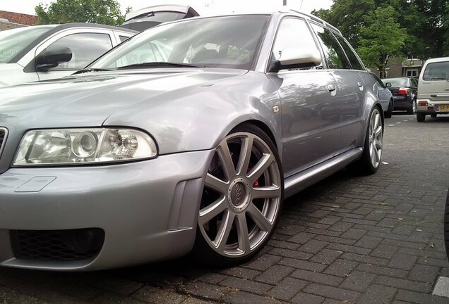 Audi RS4 Avant B5