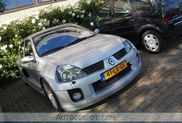 Renault Clio V6 Phase II