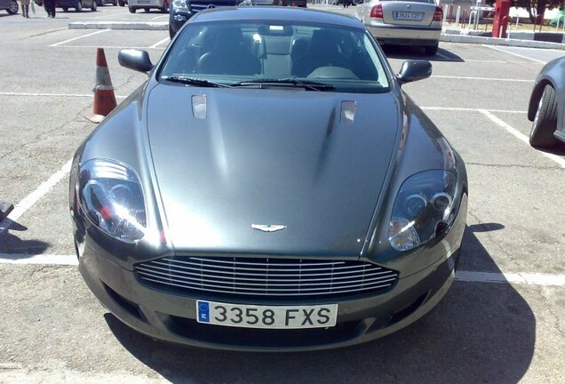 Aston Martin DB9