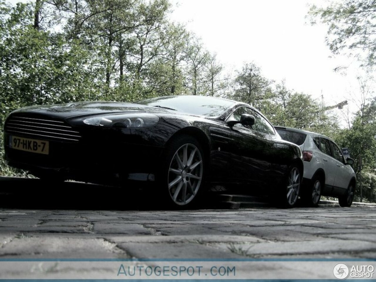 Aston Martin DB9