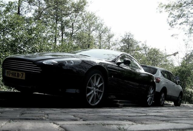 Aston Martin DB9