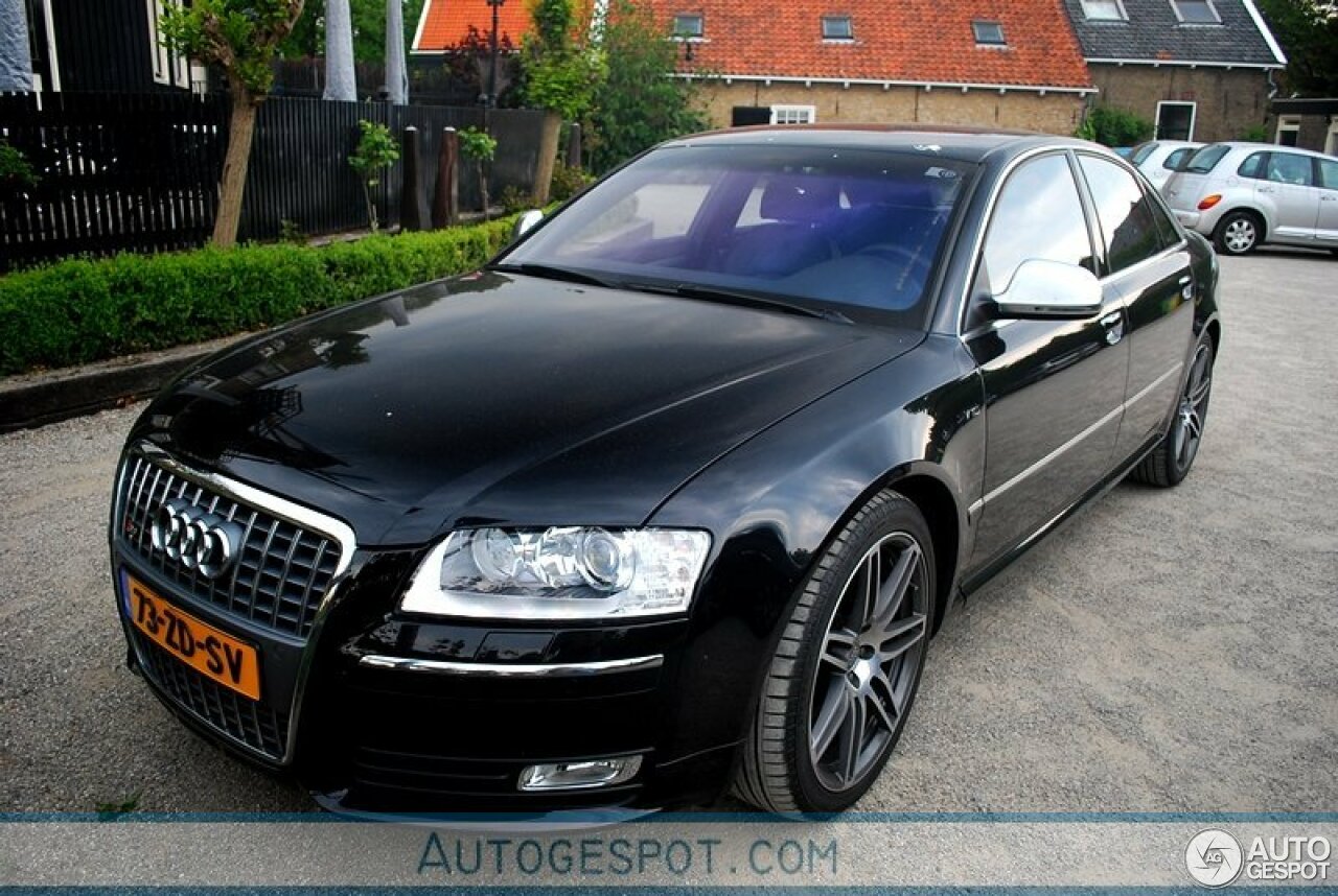 Audi S8 D3