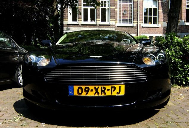 Aston Martin DB9