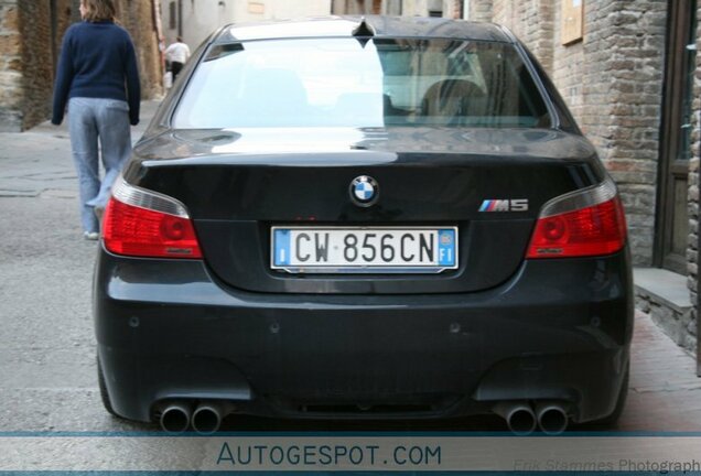 BMW M5 E60 2005