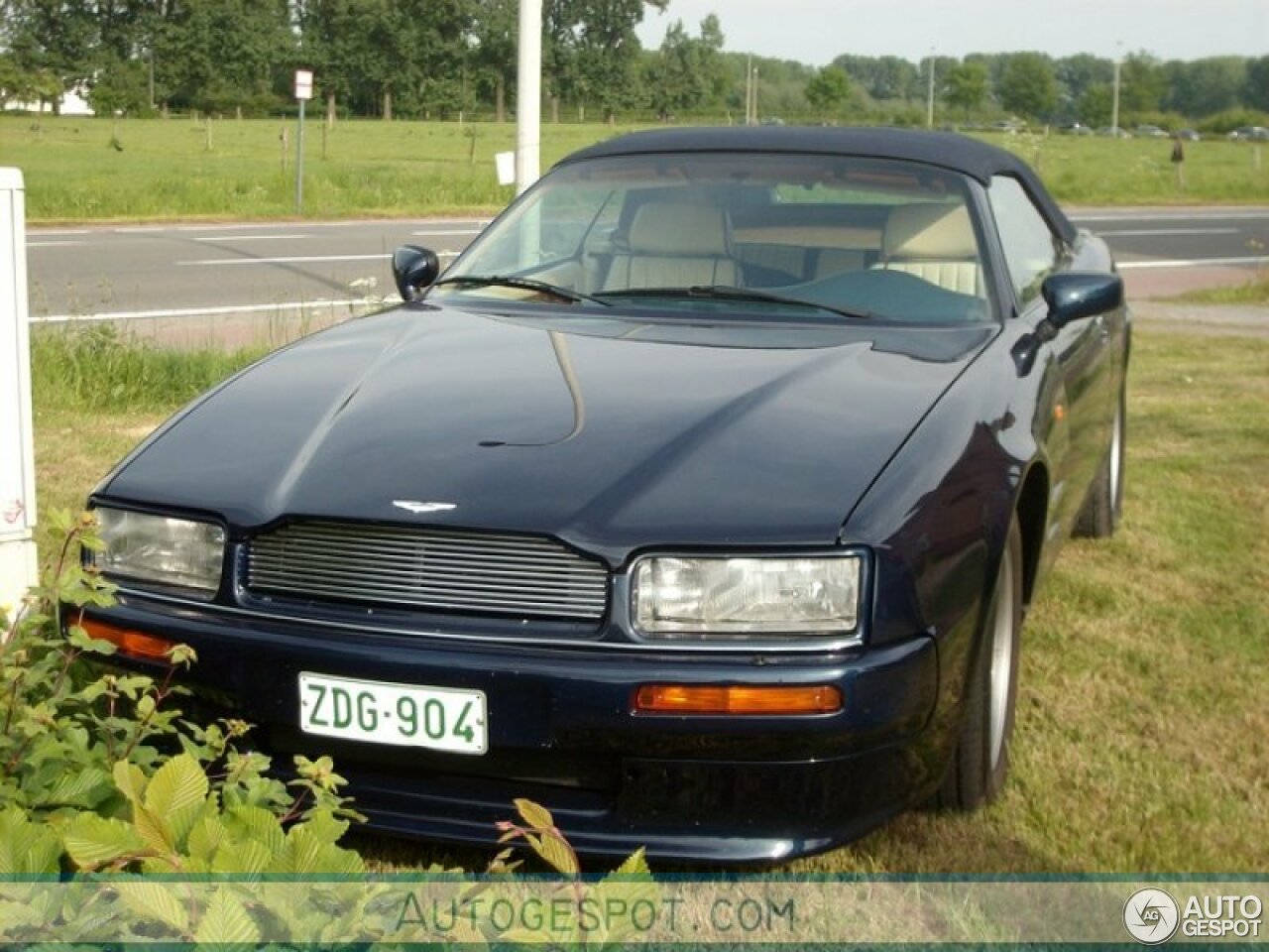 Aston Martin Virage Volante