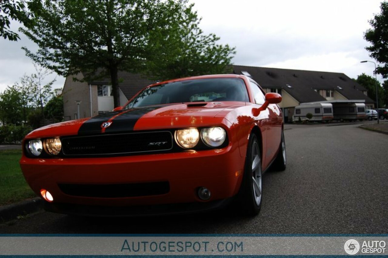 Dodge Challenger SRT-8