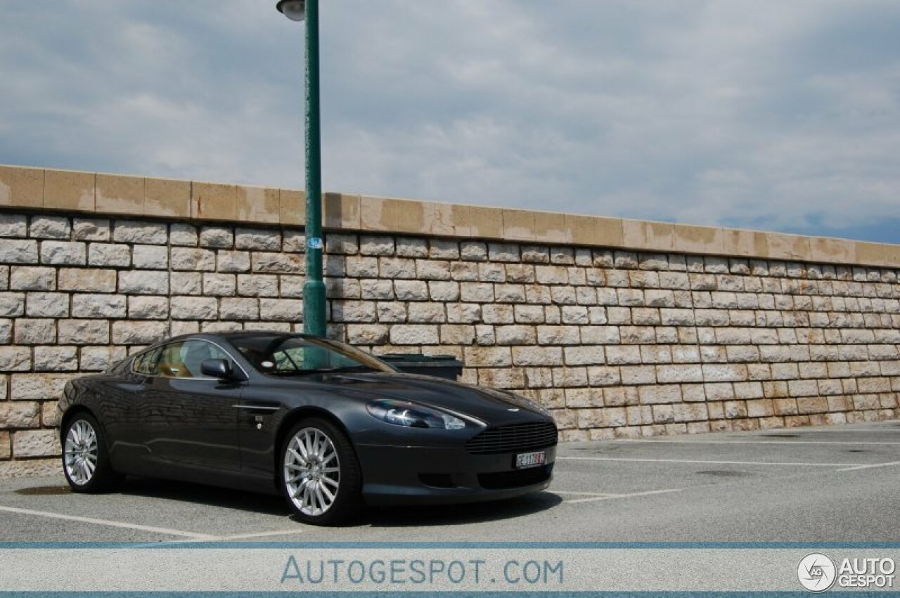 Aston Martin DB9