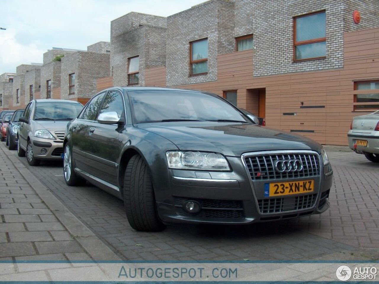 Audi S8 D3