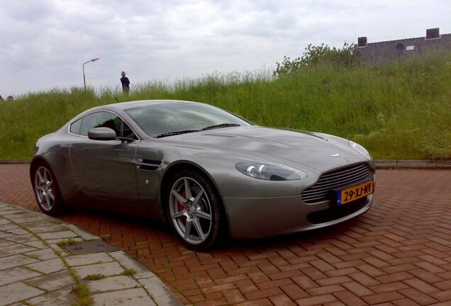 Aston Martin V8 Vantage