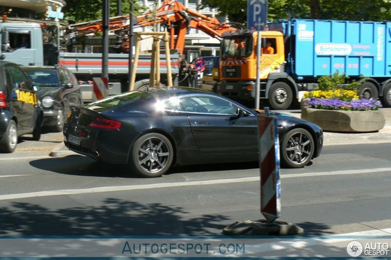 Aston Martin V8 Vantage