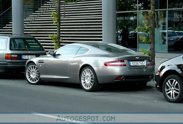 Aston Martin DB9