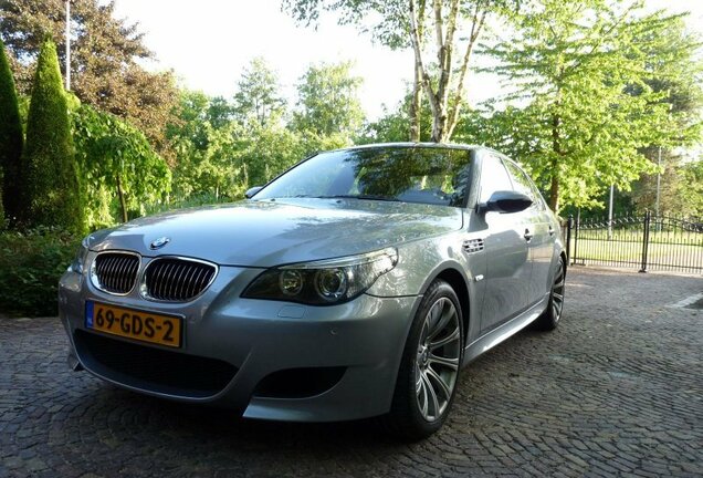 BMW M5 E60 2005