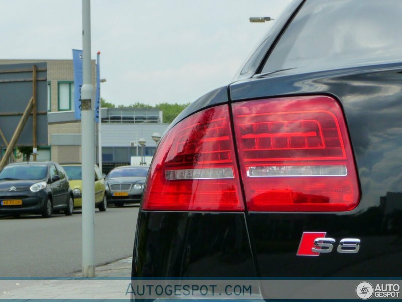 Audi S8 D3