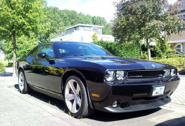 Dodge Challenger SRT-8