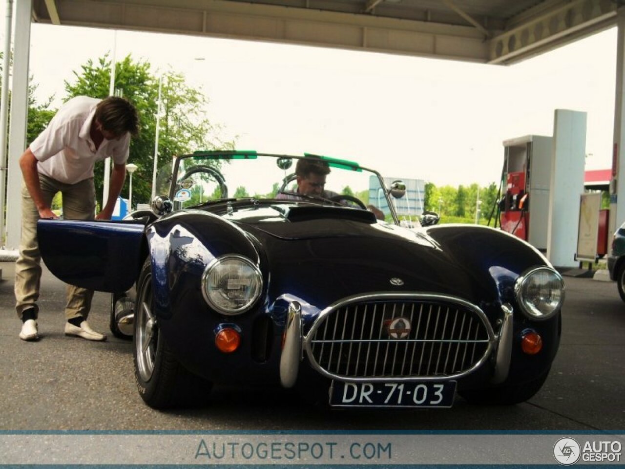 AC Cobra 427