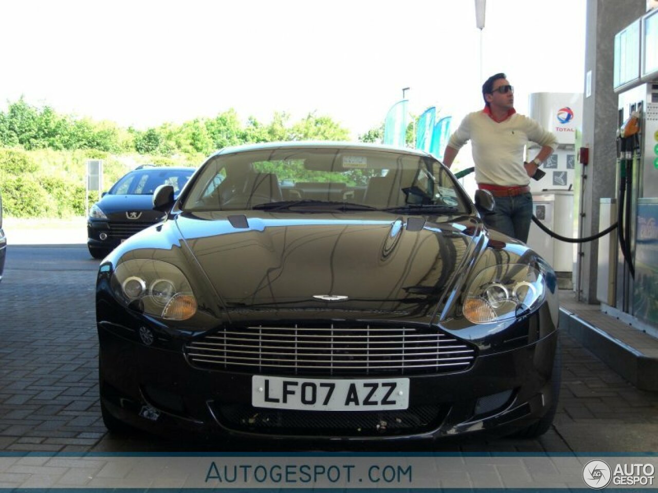 Aston Martin DB9