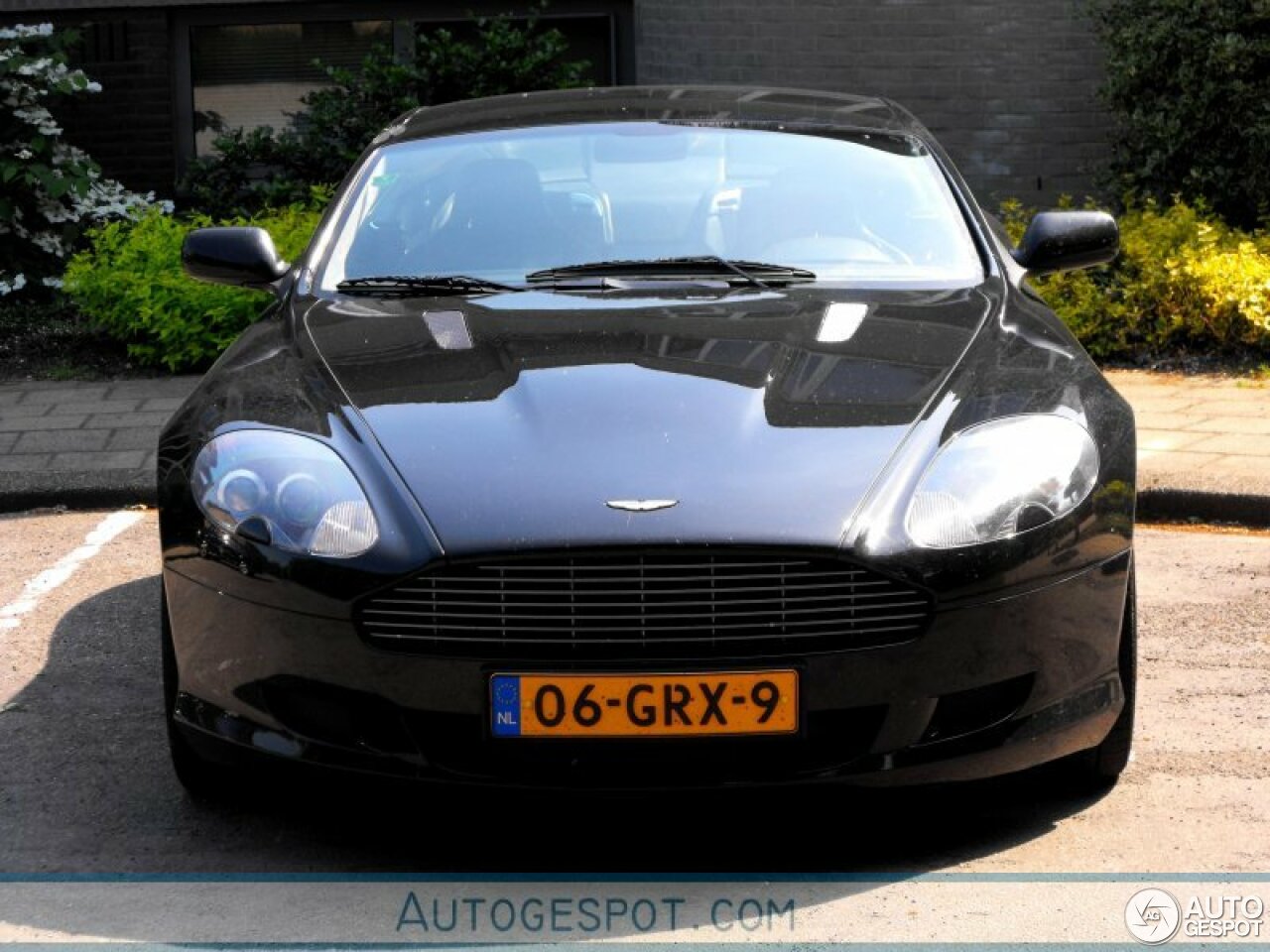 Aston Martin DB9