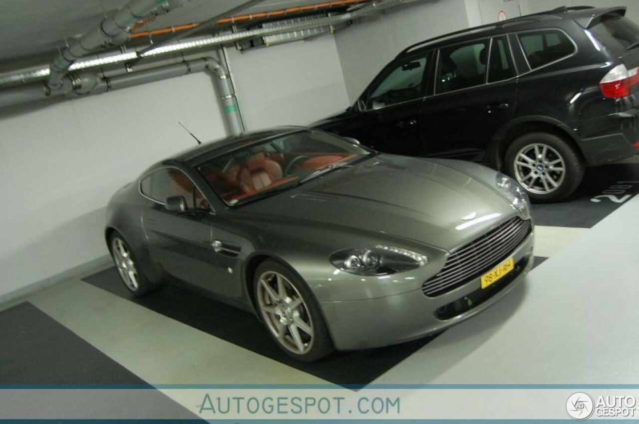 Aston Martin V8 Vantage