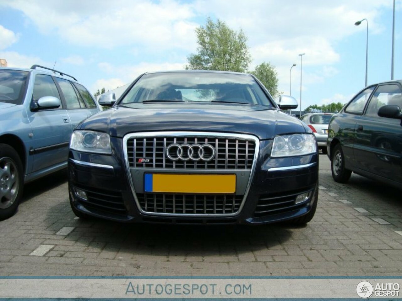 Audi S8 D3