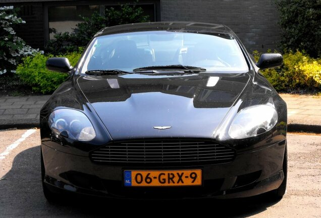 Aston Martin DB9