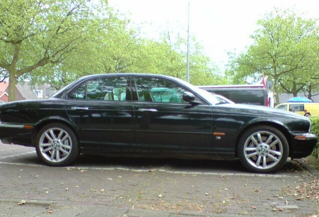 Jaguar XJR