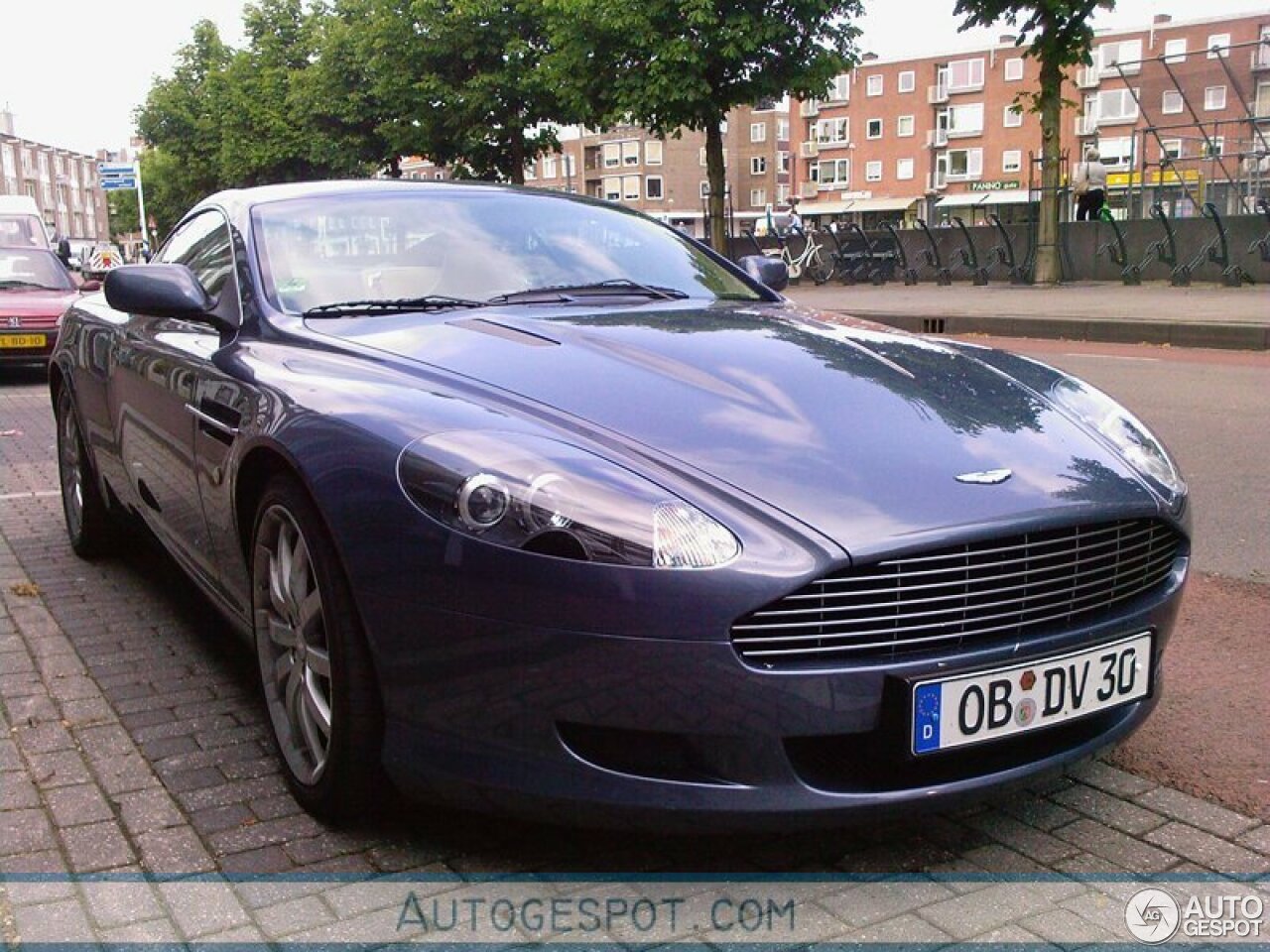 Aston Martin DB9