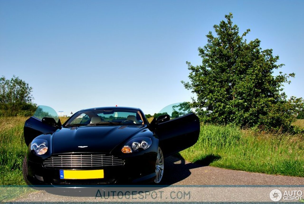 Aston Martin DB9