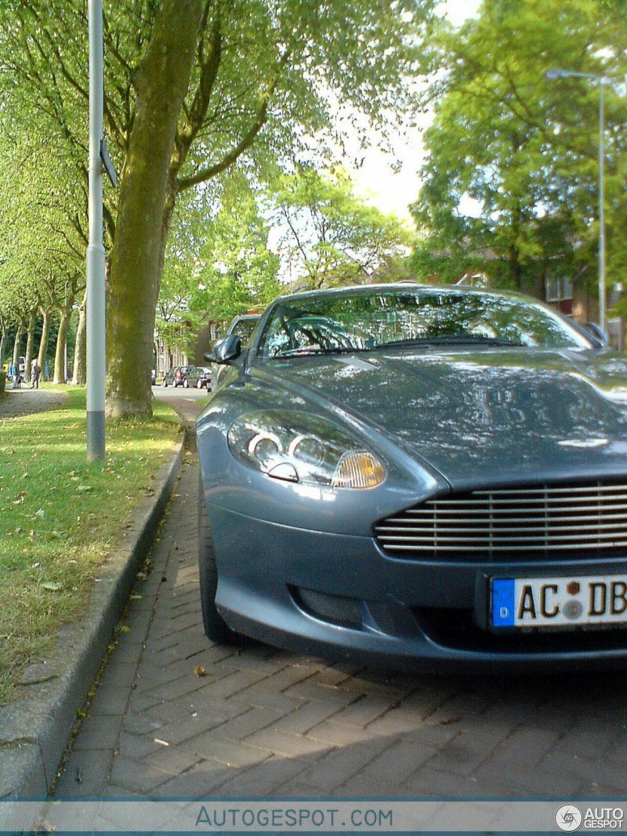 Aston Martin DB9