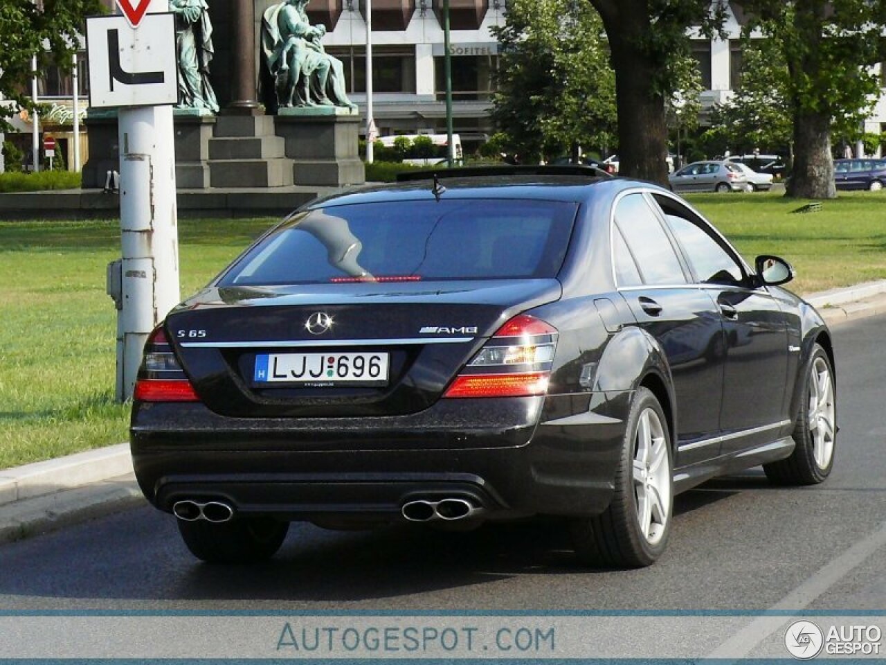 Mercedes-Benz S 65 AMG V221