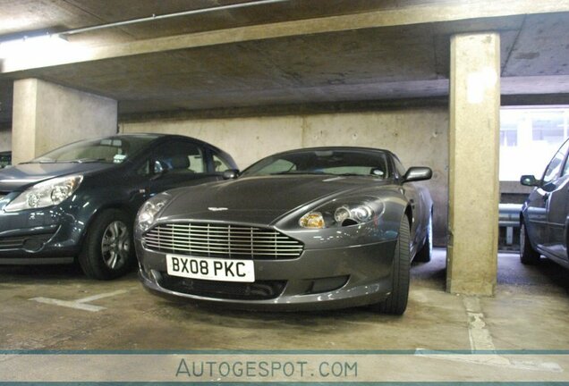 Aston Martin DB9 Volante