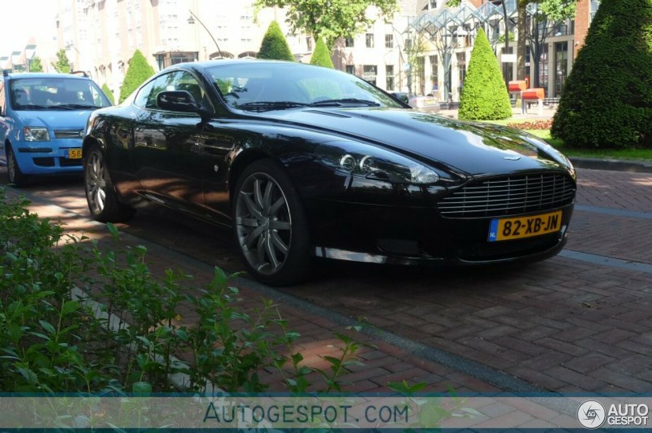 Aston Martin DB9