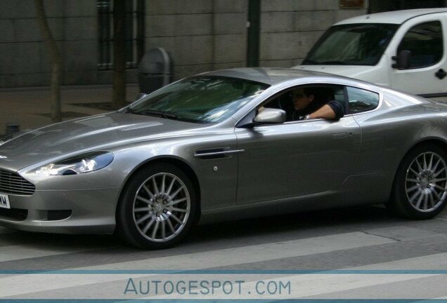 Aston Martin DB9