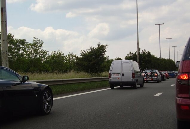 Aston Martin DB9 Volante