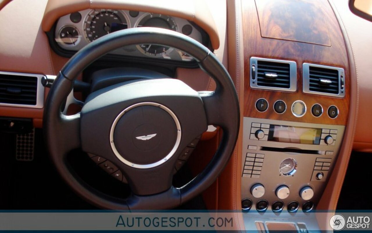 Aston Martin DB9 Volante